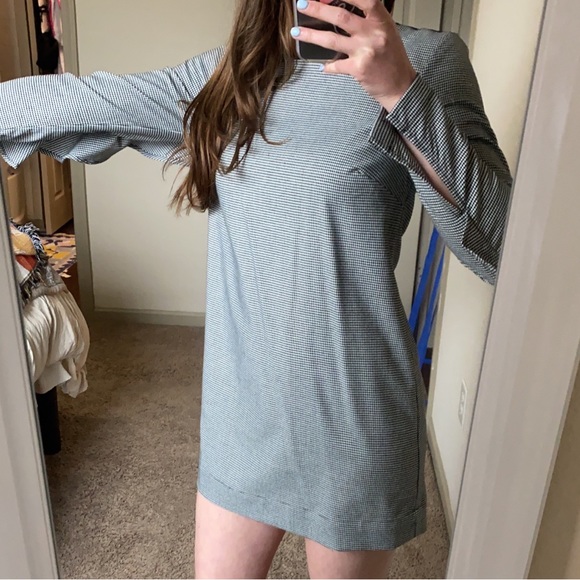 BCBG mini dress ✨ - Picture 3 of 9